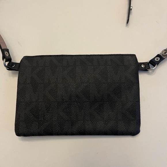 Michael Kors signature belt‎ bag with silver chain pull black main image 8